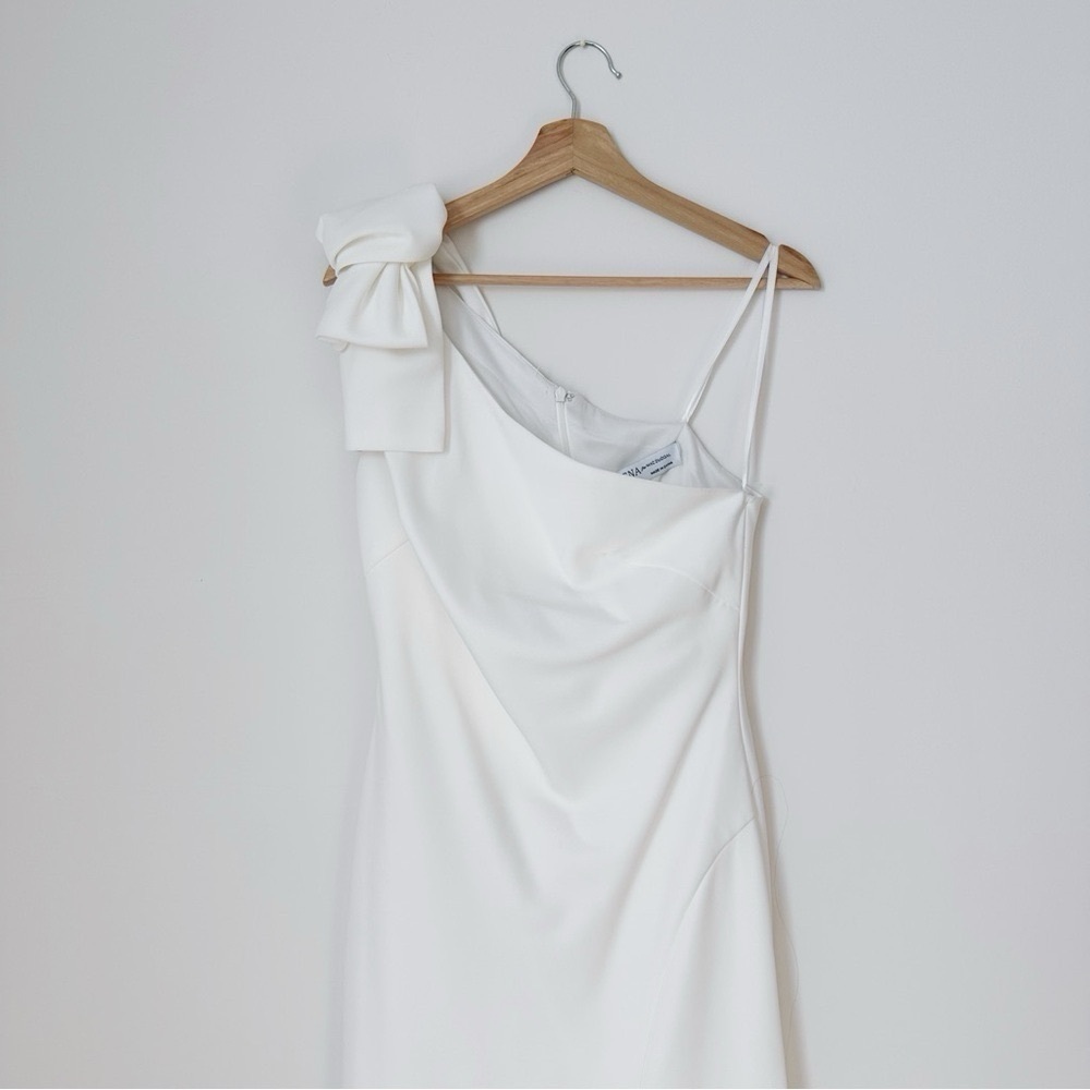 NEW Mac Duggal Women’s Leena White Bow-Shoulder Jersey Sheath Gown - Picture 9 of 16
